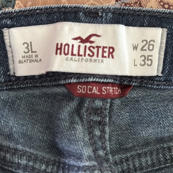 Hollister Denim  Capri pants  dark blue denim/ Social stretch  mid rise 
Fading - Picture 9 of 9